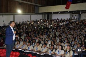 200 bachilleres fueron reconocidos por la Gobernación