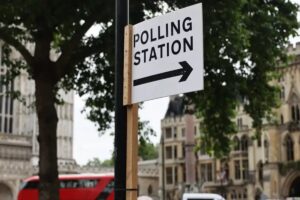Abren sus puertas los colegios electorales en el Reino Unido