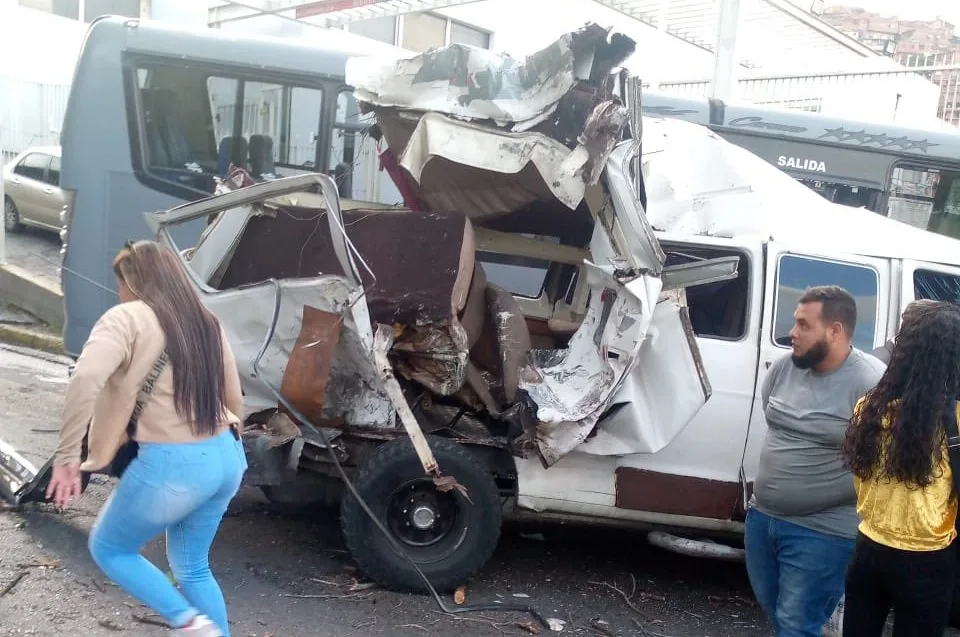 Al menos cuatro lesionados dejó accidente registrado en La Urbina