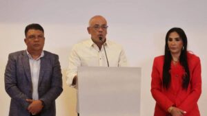 Alcaldes opositores respaldan candidatura de Nicolás Maduro