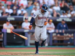 Altuve superó a Víctor Martínez en extrabases