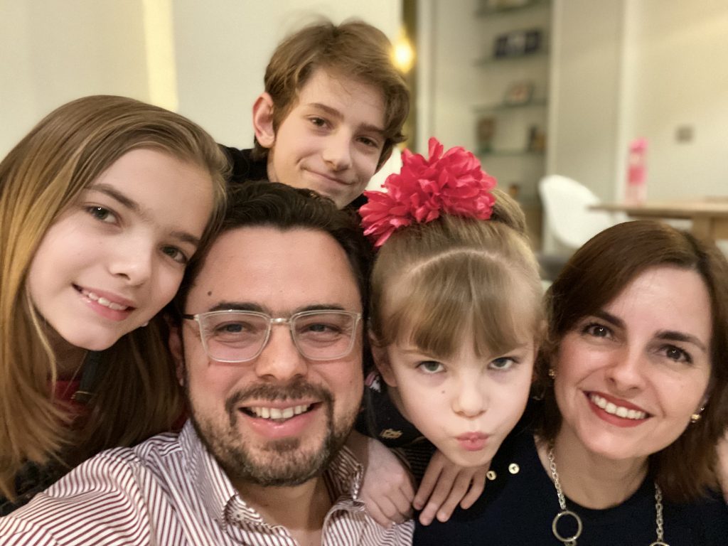 Antonio Ecarri, el candidato que ofrece «un camino seguro» y «educación de alto nivel»