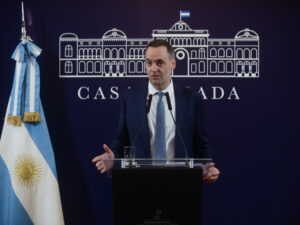 Argentina "repudia" declaraciones del "dictador Maduro" y espera "transparencia" electoral - AlbertoNews