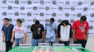 Autoridades capturan a tres presuntos integrantes de la banda La Comuna