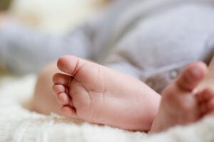 Bebe recién nacido murió porque necesitaba oxígeno y enfermeras se pusieron a bromear sobre lo que comieron el día antes