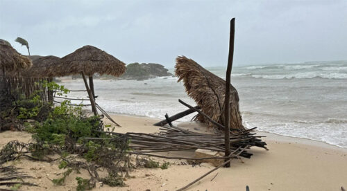 Beryl se degrada a tormenta tropical tras azotar Yucatán