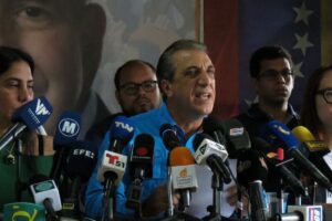 Biagio Pilieri ratifica compromiso de las fuerzas democráticas con la vía electoral y el voto
