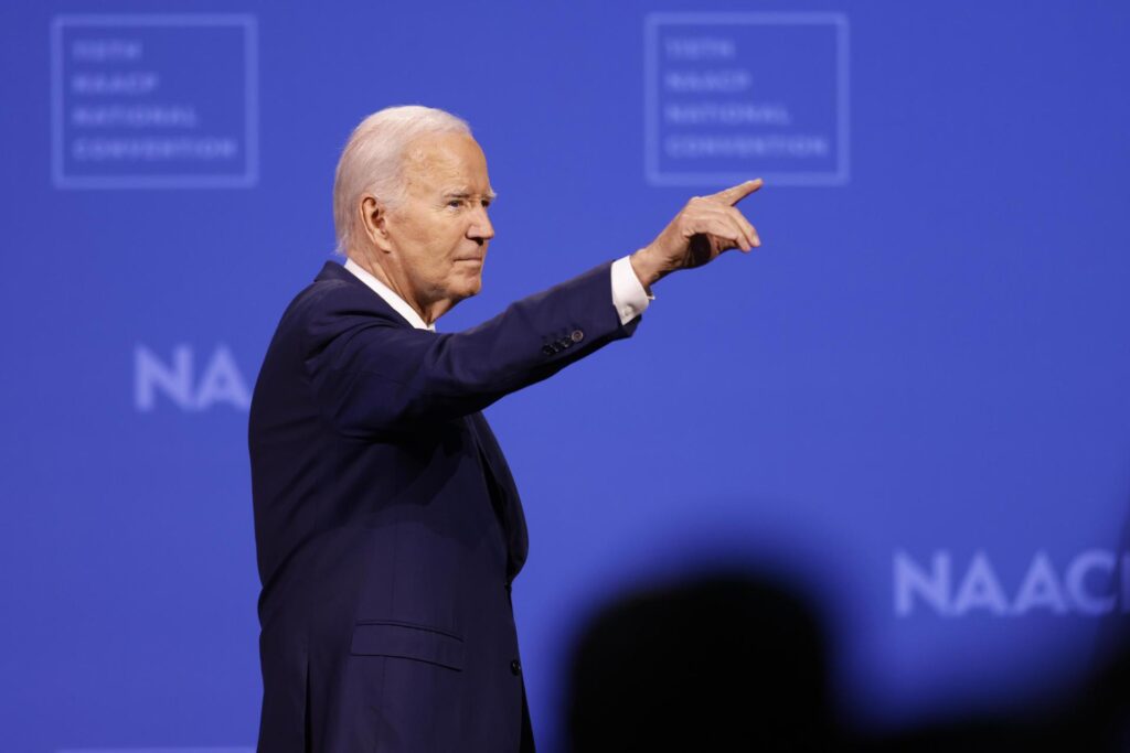 Biden anuncia que reanudará sus actos de campaña la semana próxima