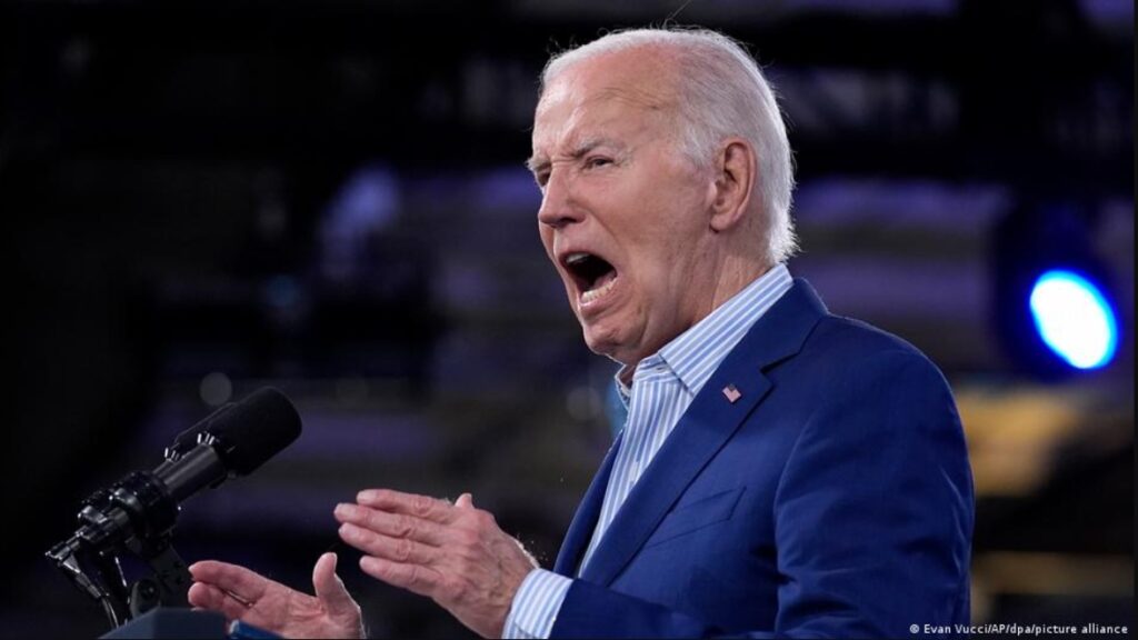 Biden asegura en una carta que seguirá en carrera presidencial