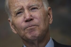 Biden niega que vaya a abandonar su candidatura y se defiende por el debate: “Fue una mala noche”