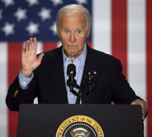 Biden "reza" por Trump tras el ataque sufrido en Pensilvania y asegura que "no hay lugar para la violencia" en EEUU
