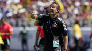 'Bocha' Batista está suspendido contra Jamaica