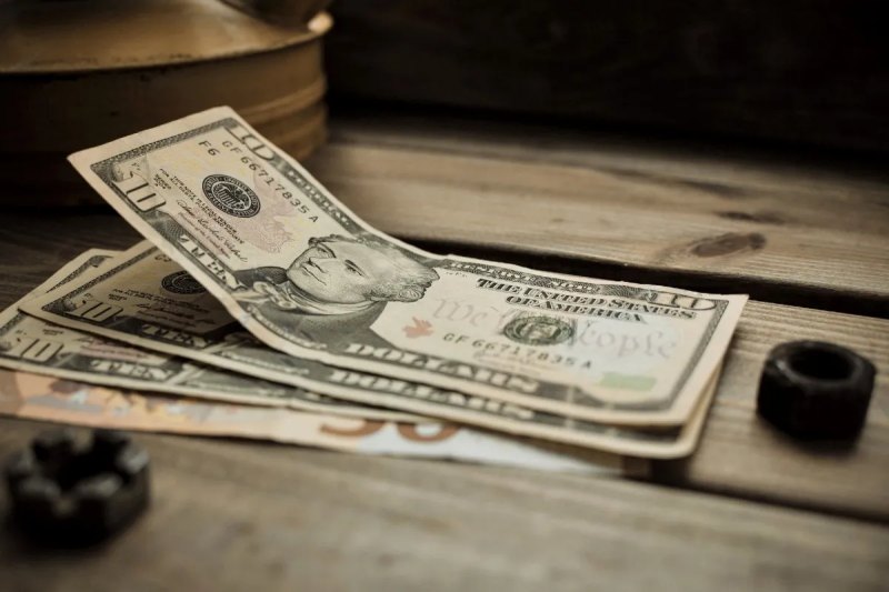 Brecha cambiaria entre el dólar paralelo y el oficial en Venezuela es de 10,78 %, según medio (+Datos)