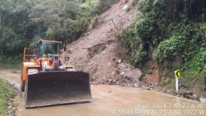 Caída de lodo y piedra generan taponamiento y congestión en la vía que conduce a Líbano y Murillo, Tolima