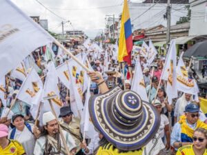 Campesinos colombianos se manifiestan en apoyo al Gobierno y sus reformas | Gobierno | Economía