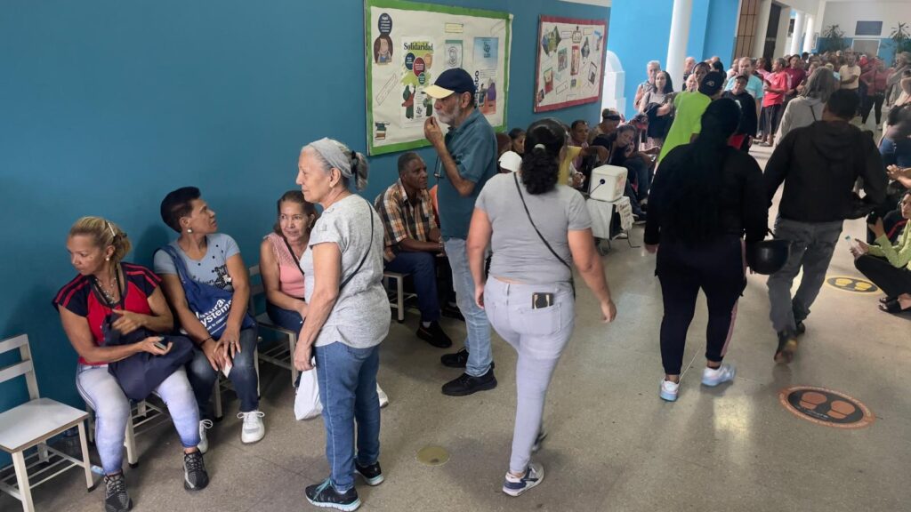 Capriles pide cubrir con testigos todas las mesas de votación en elecciones presidenciales