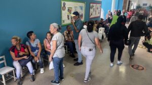 Capriles pide cubrir con testigos todas las mesas de votación en elecciones presidenciales