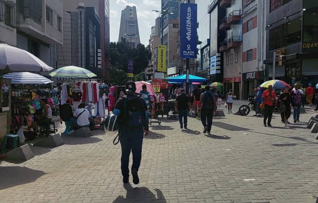 Caracas en un solo monotema de Petare a Catia, a pocas horas de las elecciones presidenciales