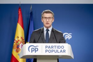 Cargos del PP creen que la maniobra de Vox permite a Feijóo "arrinconar" a Abascal y ensanchar espacio frente a Sánchez