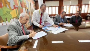 Chevron y la UCV firman convenio para la investigación científico-tecnológica
