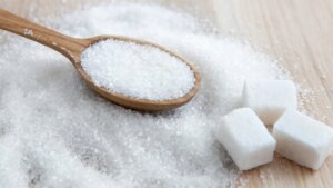Cinco alternativas al azúcar saludables y fáciles de encontrar en el supermercado para endulzar tus recetas
