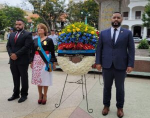 Clezulia estuvo presente en los actos conmemorativos a los 241 años del natalicio de Simón Bolívar 201 aniversario de la Batalla Naval del Lago y Día de la Armada Venezolana