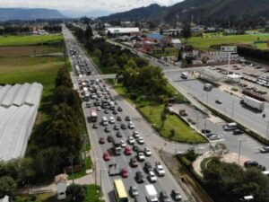 Colombia sigue quedada en velocidad de vías de transporte terrestre | Regiones | Economía