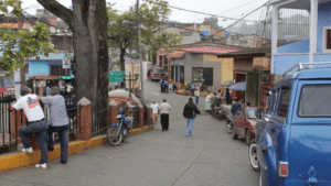 Comerciantes de Carayaca ahogados por el cobro excesivo del aseo