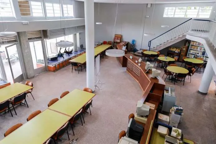 Comisión Presidencial UCV rehabilitó biblioteca de Comunicación Social