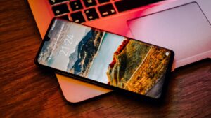Cómo cambiar automáticamente el fondo de pantalla de tu teléfono