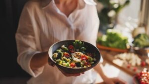 Cómo cocinar el considerado por los expertos 'plato de la logenvidad' para vivir más años