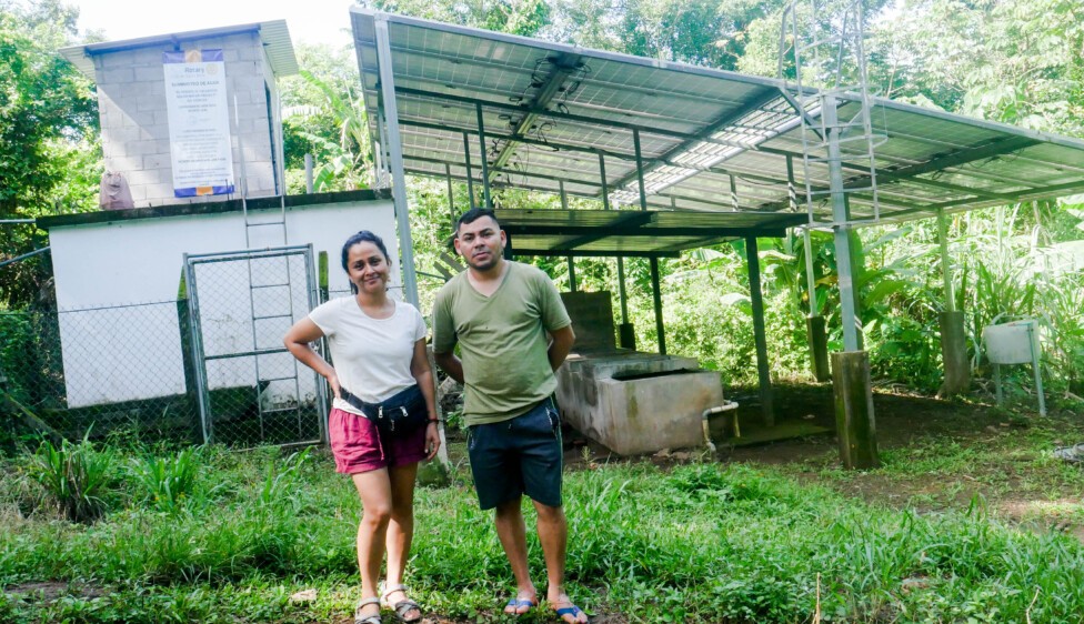 Comunidades rurales salvadoreñas se abastecen de agua con ayuda del sol