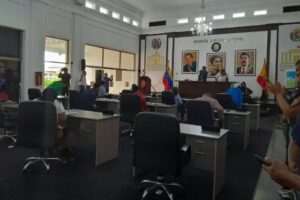 Consejo Legislativo de Aragua condecoró a mujeres que insultaron a Machado