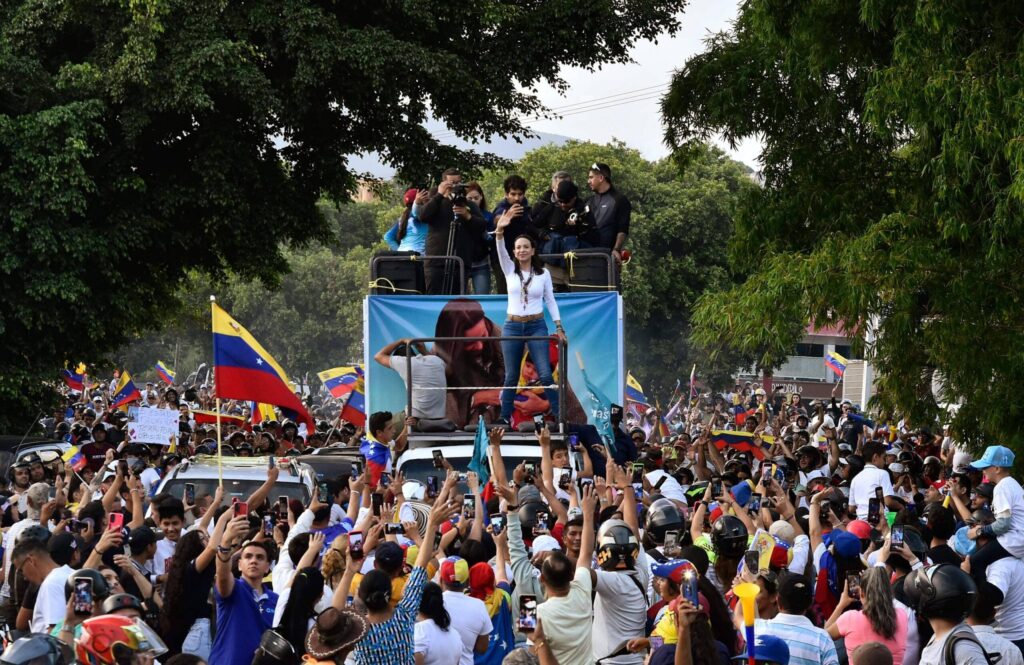 Crisis chavista ¿Podrían sustituir a Nicolás? Por Angel Monagas – El Venezolano News