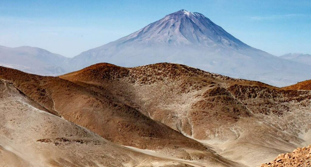 Cuál es la cordillera más larga del mundo, con su distancia y paso por Colombia