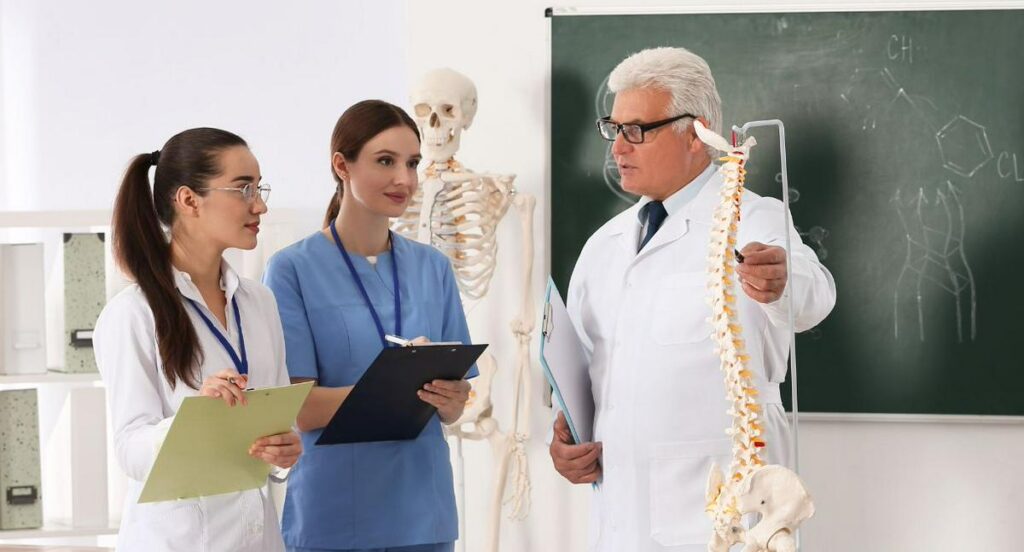 Cuánto vale un semestre de medicina en la Javeriana vs. cuánto cuesta en Los Andes