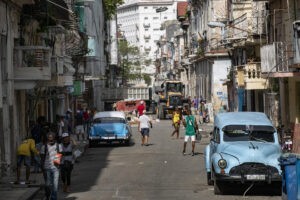 Cuba impone multas por 1.2 mdd a empresas por incumplir el tope de precios