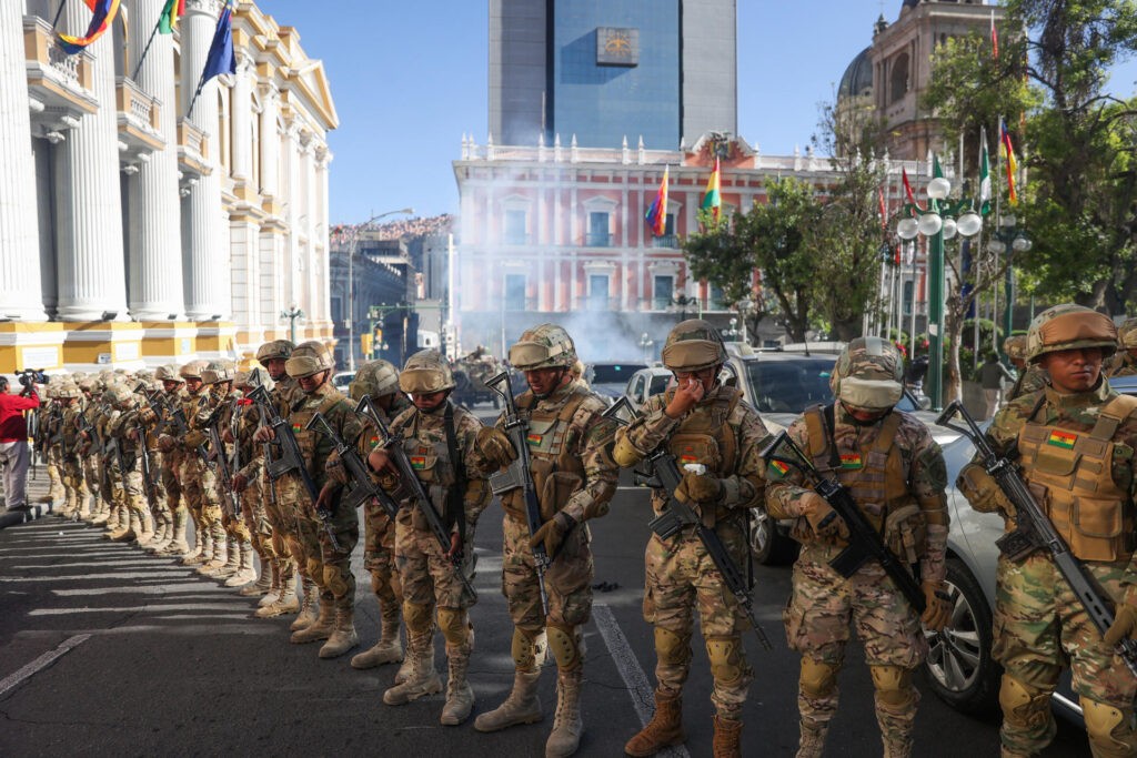 Dictan arresto domiciliario para militar en retiro por el alzamiento armado en Bolivia - AlbertoNews