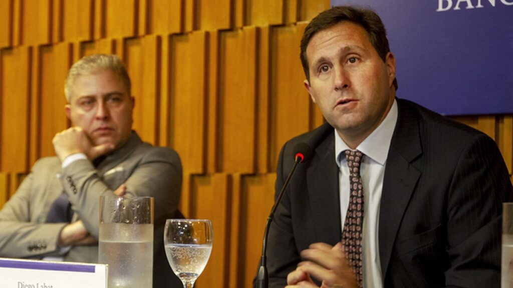 Diego Labat deja el BCU y en su lugar asumirá Washington Ribeiro