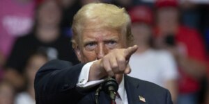 Donald Trump ya carga contra la «loca» de Kamala Harris, «la risitas»