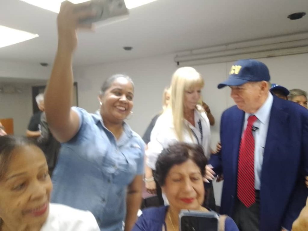 Edmundo González Urrutia, el diplomático discreto que quiere ser el «hombre de la transición» en Venezuela