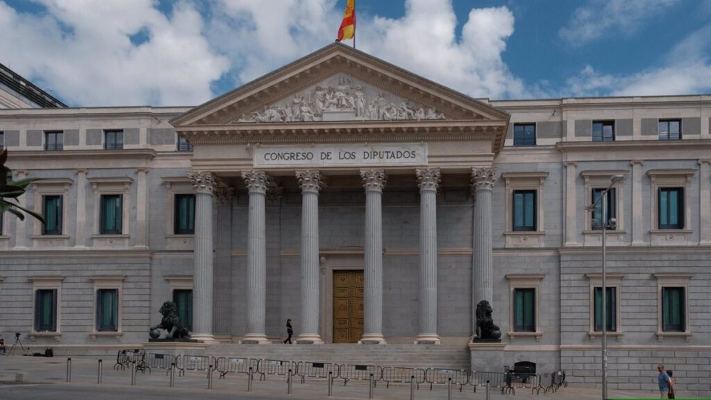 El Congreso debate el martes la reforma de la Ley de Extranjería, con incógnita de PP y rechazo de ERC, Junts y Vox