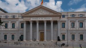 El Congreso debate el martes la reforma de la Ley de Extranjería, con incógnita de PP y rechazo de ERC, Junts y Vox