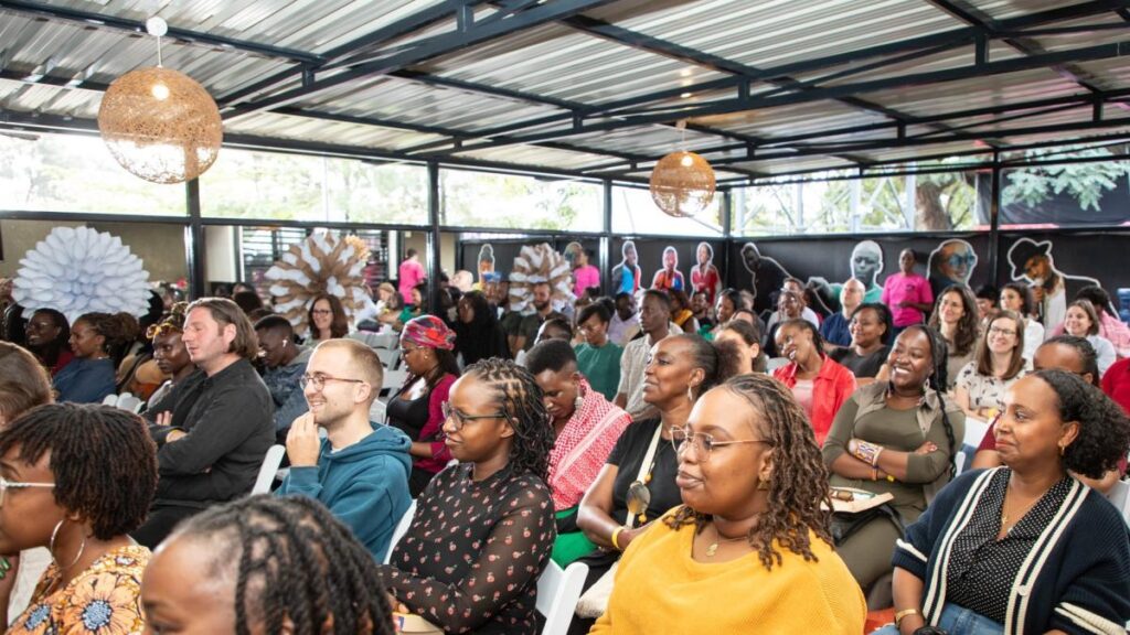 El Hay Festival llegó a Nairobi en medio de fuertes protestas en Kenia. Crónica de su directora