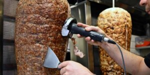 El doner kebab, objeto de una disputa entre Turquía y Alemania que llega a la Comisión Europea