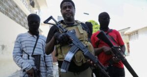 El líder criminal haitiano Jimmy “Barbecue” Chérizier prometió deponer las armas y entablar un diálogo nacional