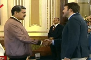 El video de Carlos Prosperi estrechando la mano de Maduro después de su salto de talanquera