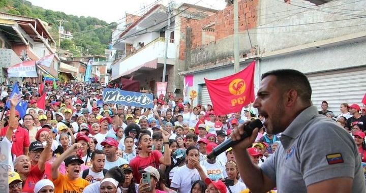 Empleados públicos de La Guaira cansados de presión para votar