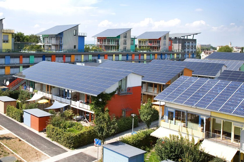 En 2004 al mundo le tomó un año instalar un gigavatio de capacidad de energía solar. En 2024 se instala uno al día