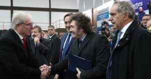 En el primer acto juntos, Scioli profundizó su alineamiento con Milei, con guiños y elogios futboleros